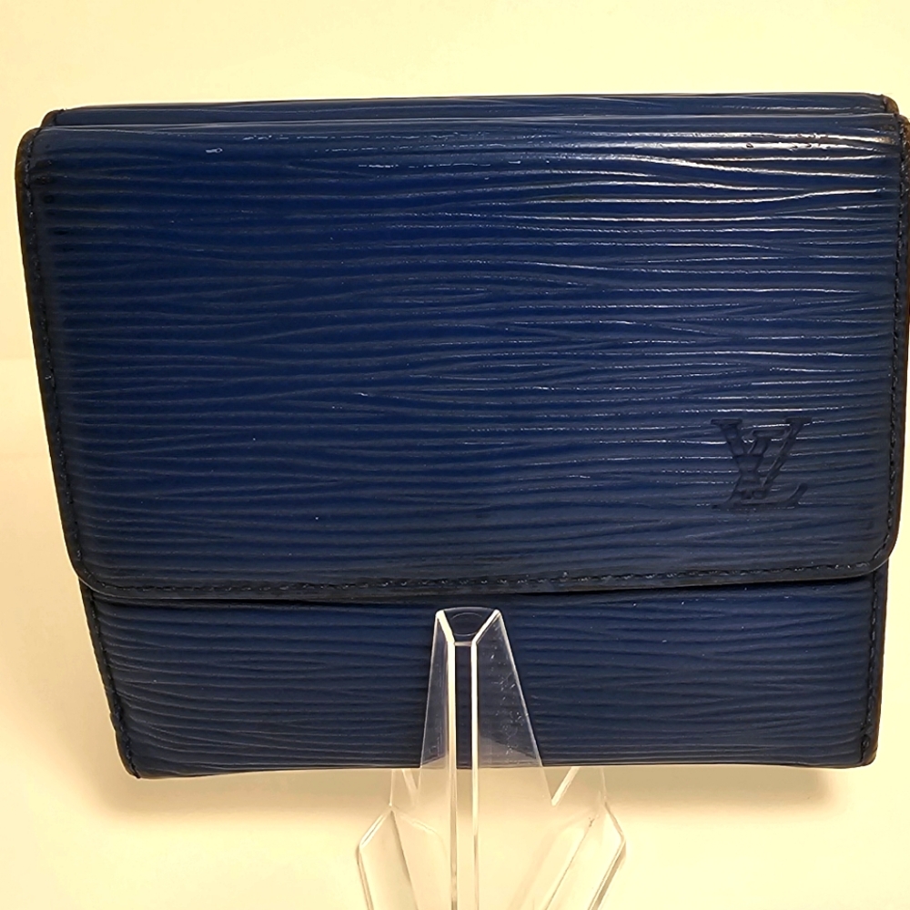 LOUIS VUITTON Blue Epi Wallet - Unisex